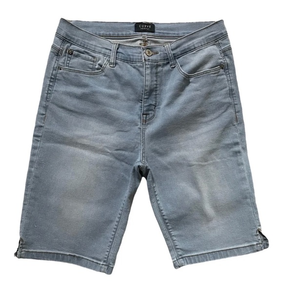 ✨LAST CHANCE✨ Curve Appeal Bermuda Denim Shorts - Picture 1 of 5